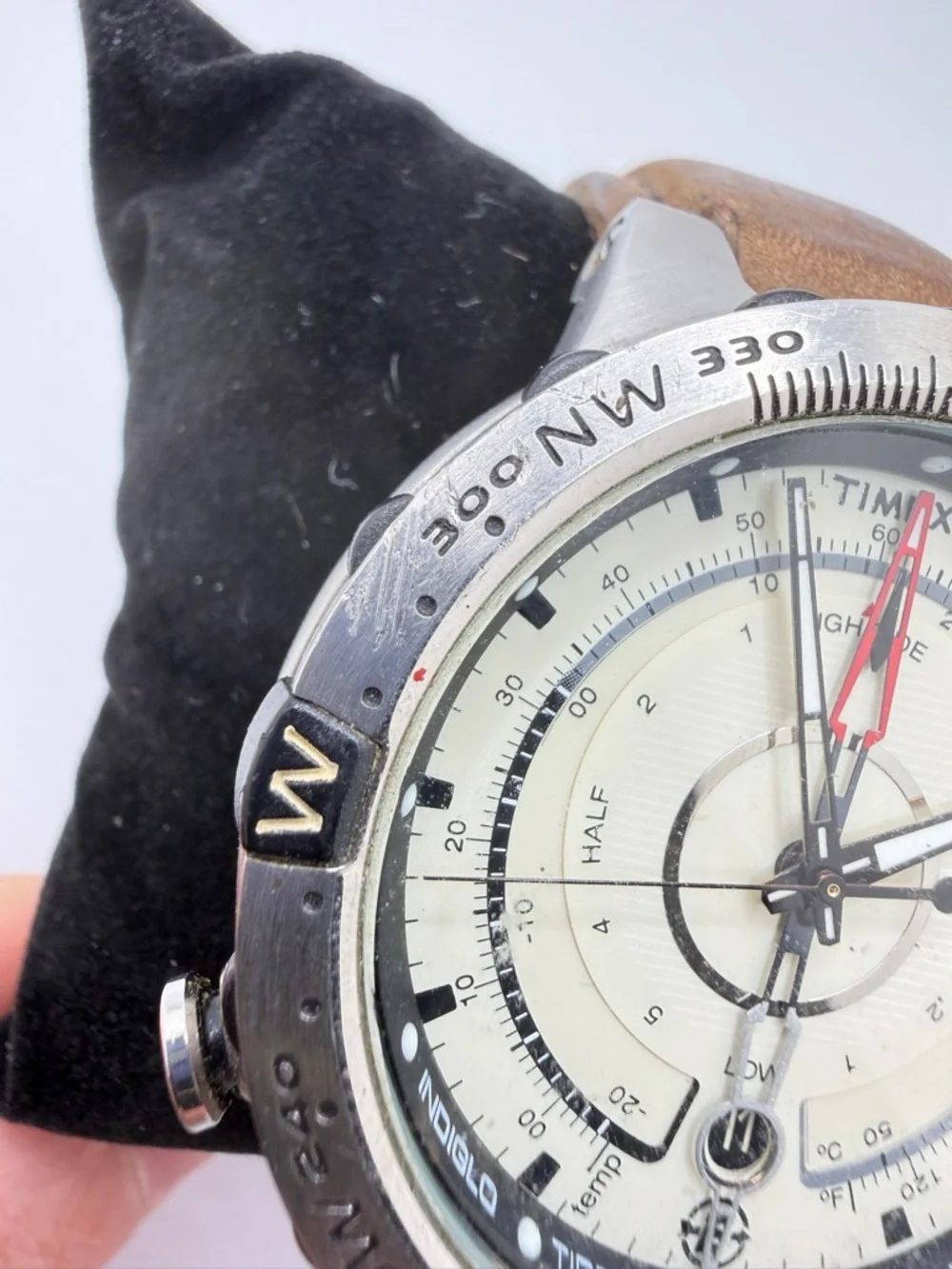 Pre-Owned MEN'S TIMEX,‎ T2N721, Quartz Compass Tide Temp 45mm Watch!